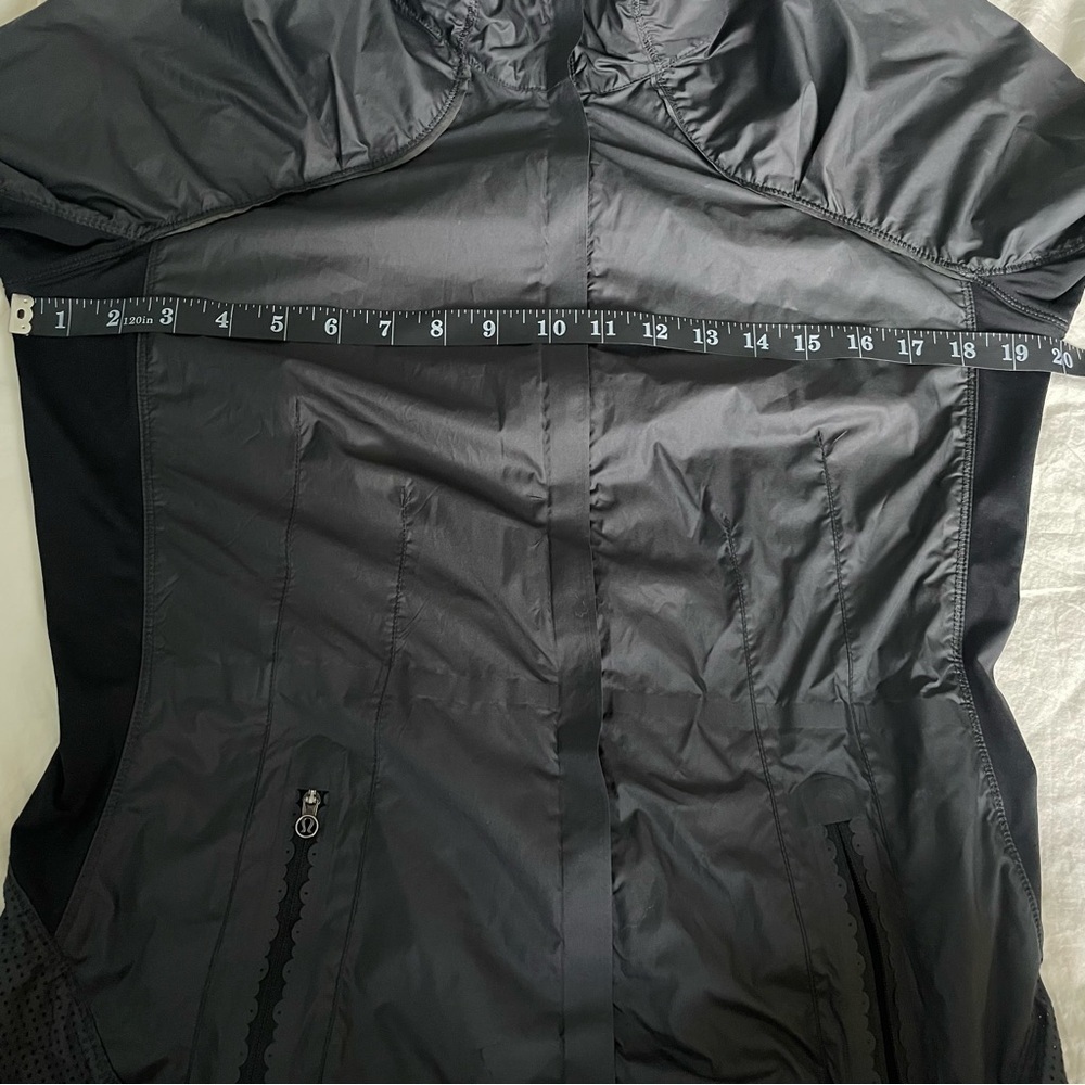 Lululemon Essential Windbreaker Full Zip Jacket - Picture 13 of 15
